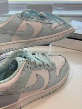 Nike Kids Low-Top Sneakers in Light Blue and White